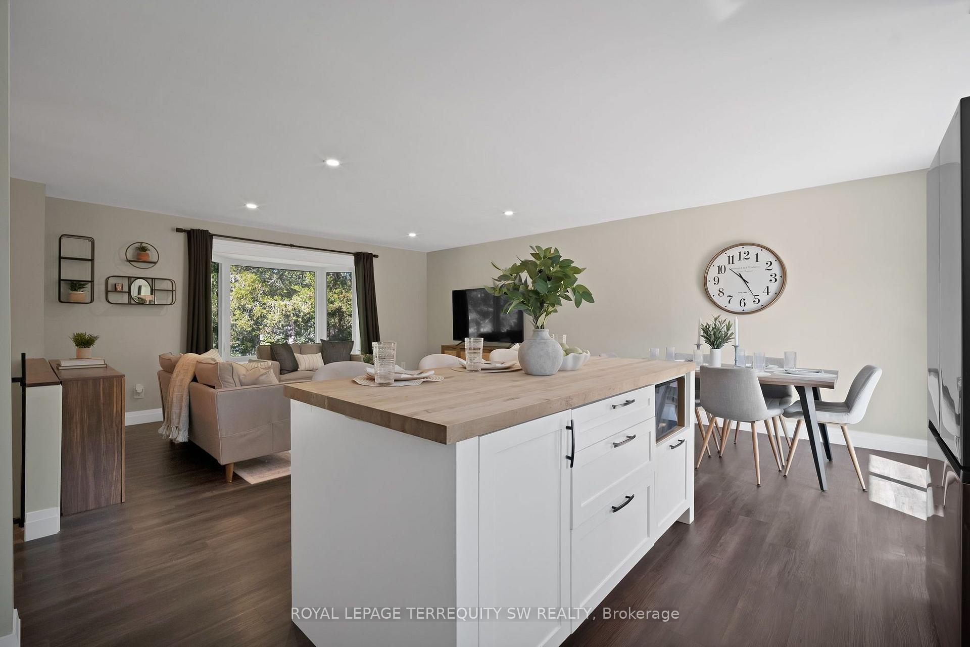 Photo 26 of 2249 Willard Avenue, Innisfil, Alcona — HOMEH