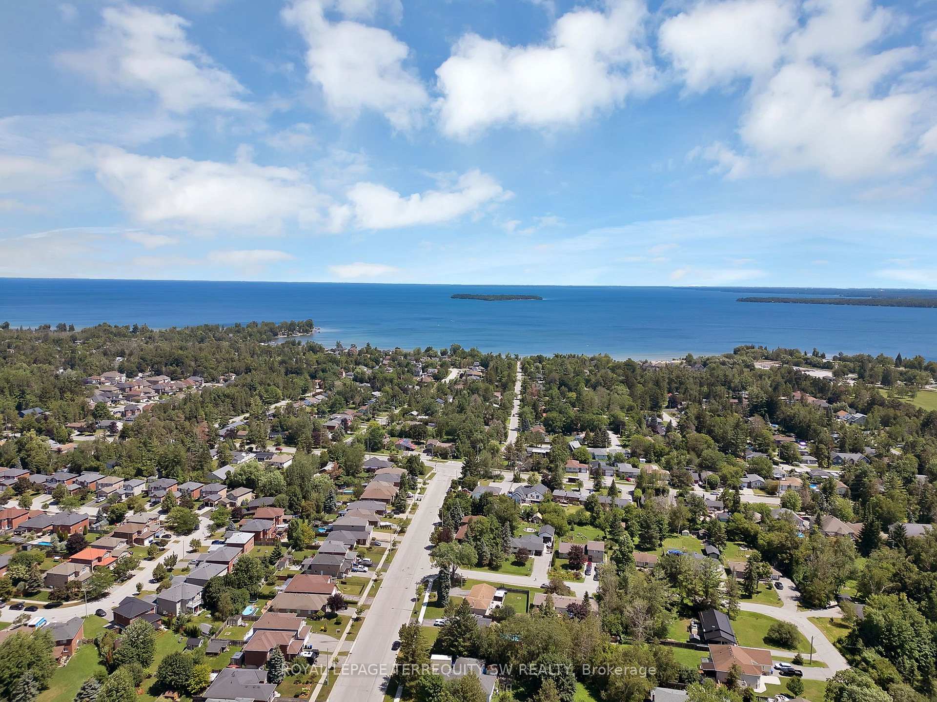 Photo 48 of 2249 Willard Avenue, Innisfil, Alcona — HOMEH