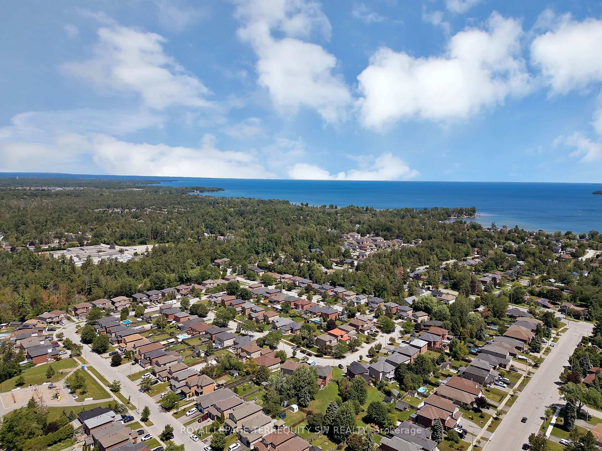 Photo 49 of 2249 Willard Avenue, Innisfil, Alcona — HOMEH
