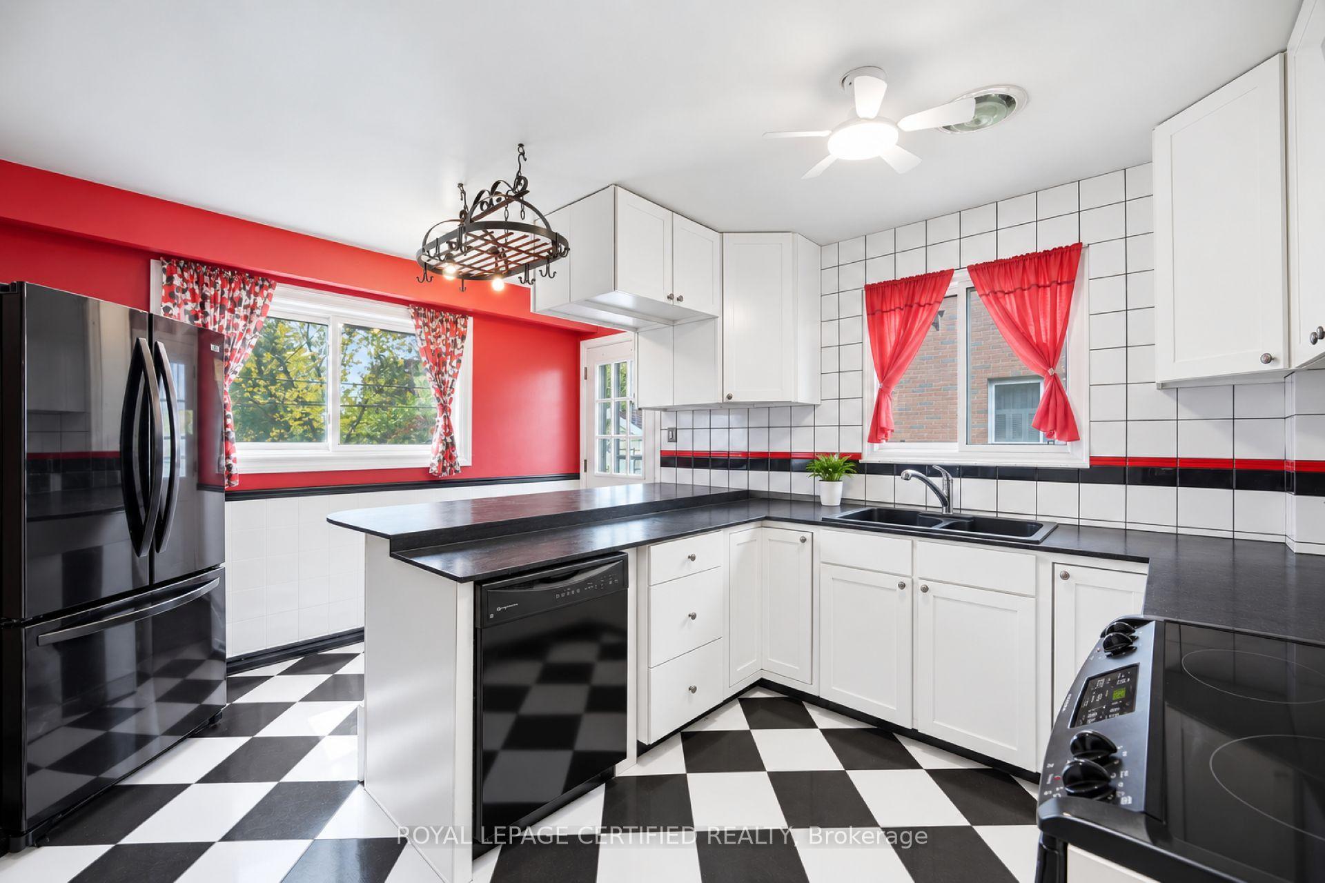 Photo 8 of 75 Cloverdale Drive, Brampton, Avondale — HOMEH