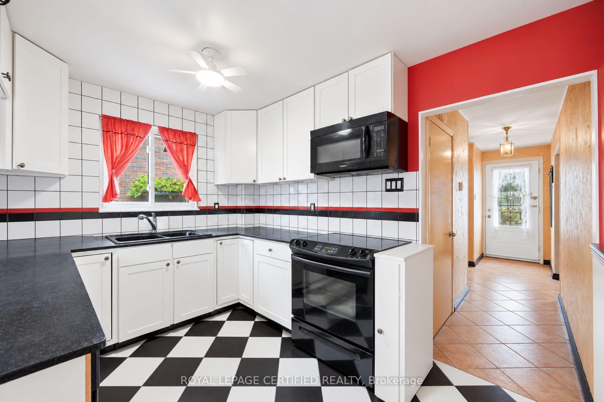 Photo 9 of 75 Cloverdale Drive, Brampton, Avondale — HOMEH