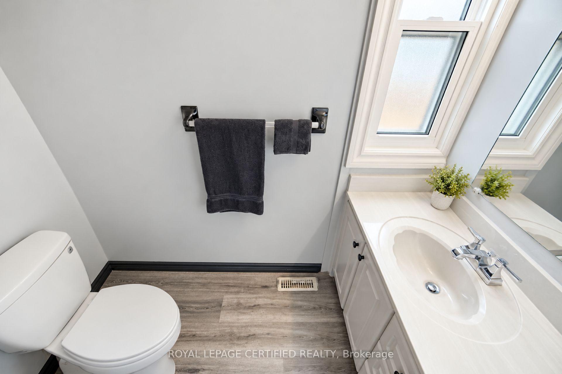 Photo 11 of 75 Cloverdale Drive, Brampton, Avondale — HOMEH