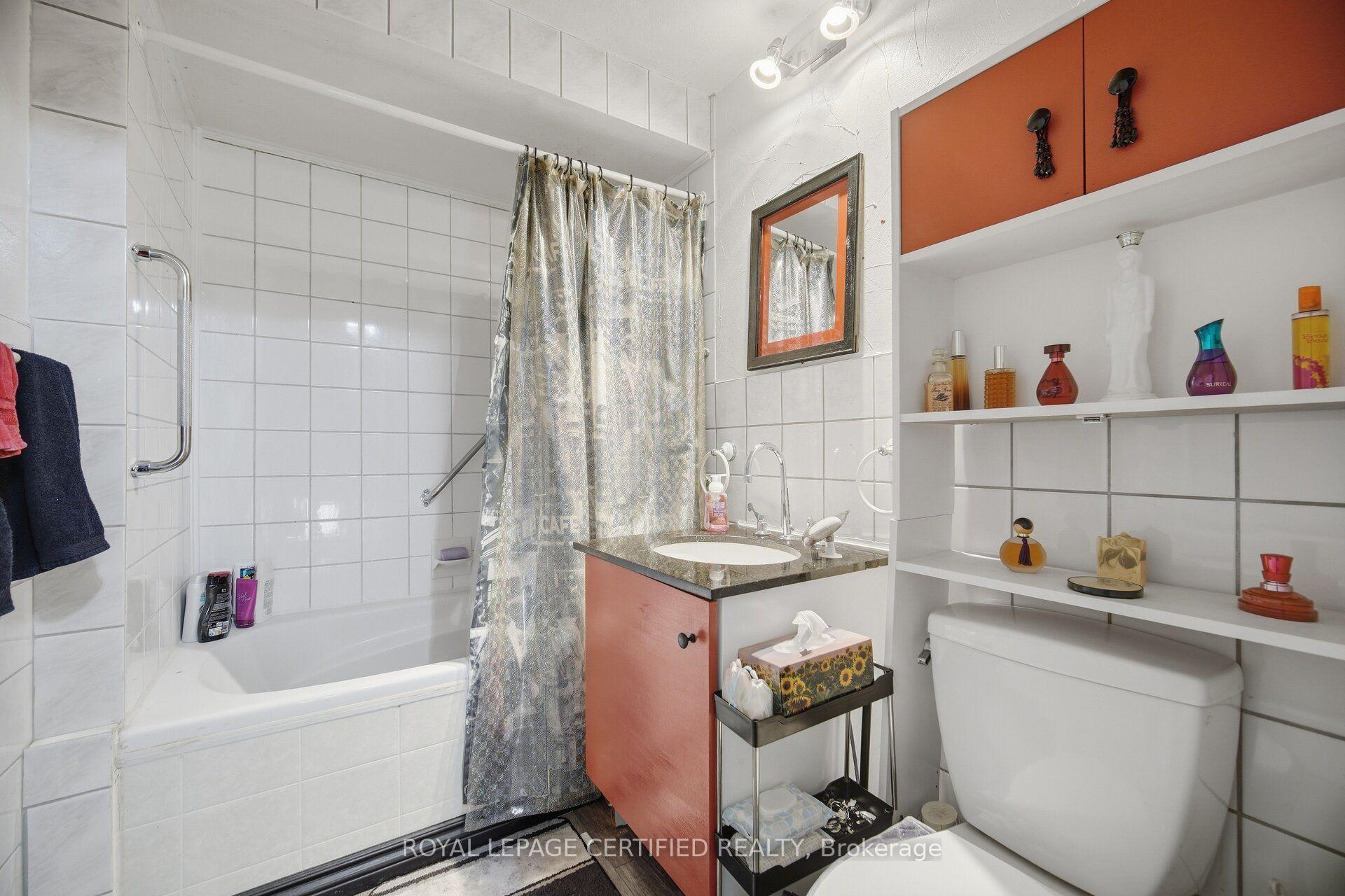 Photo 20 of 75 Cloverdale Drive, Brampton, Avondale — HOMEH