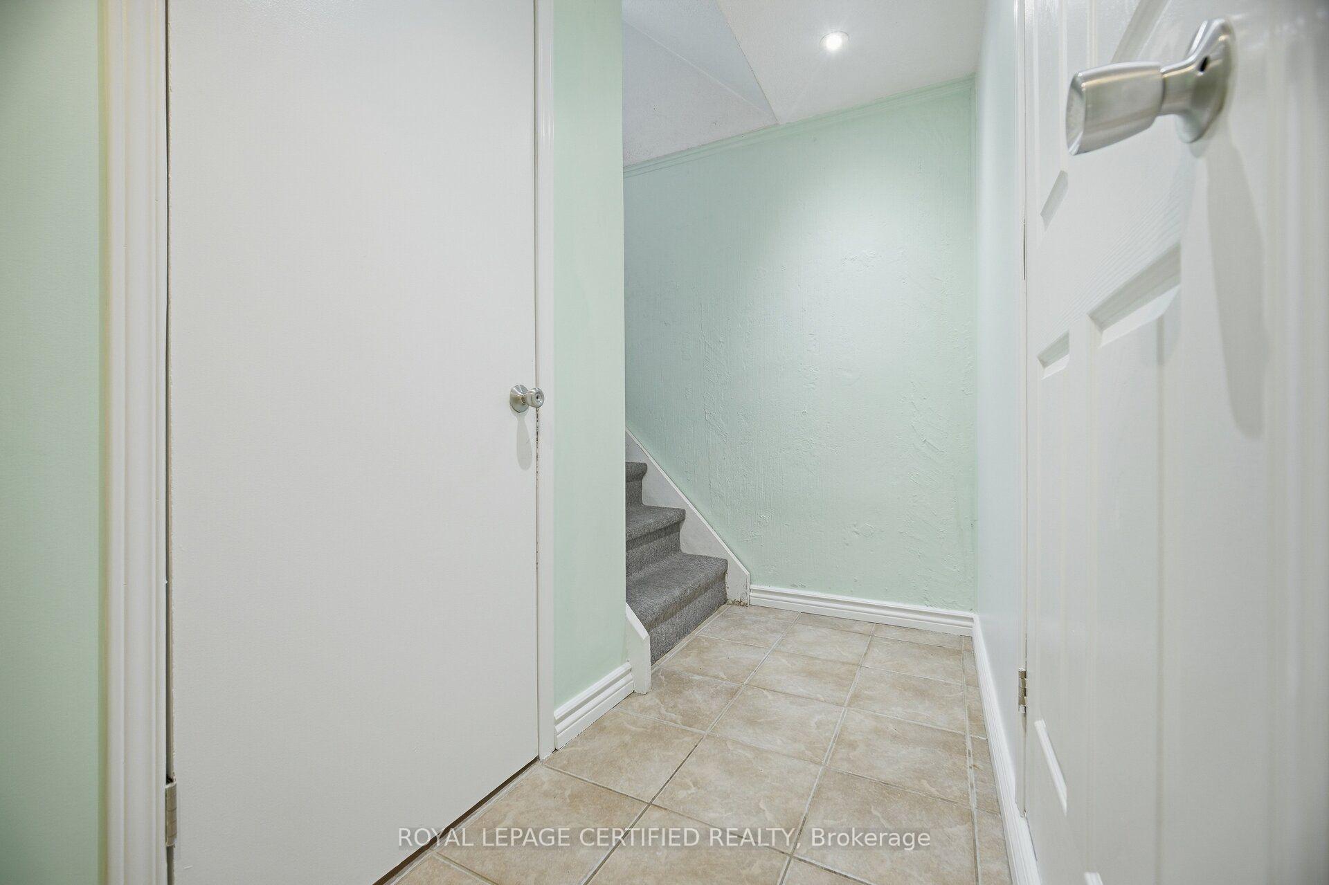 Photo 21 of 75 Cloverdale Drive, Brampton, Avondale — HOMEH