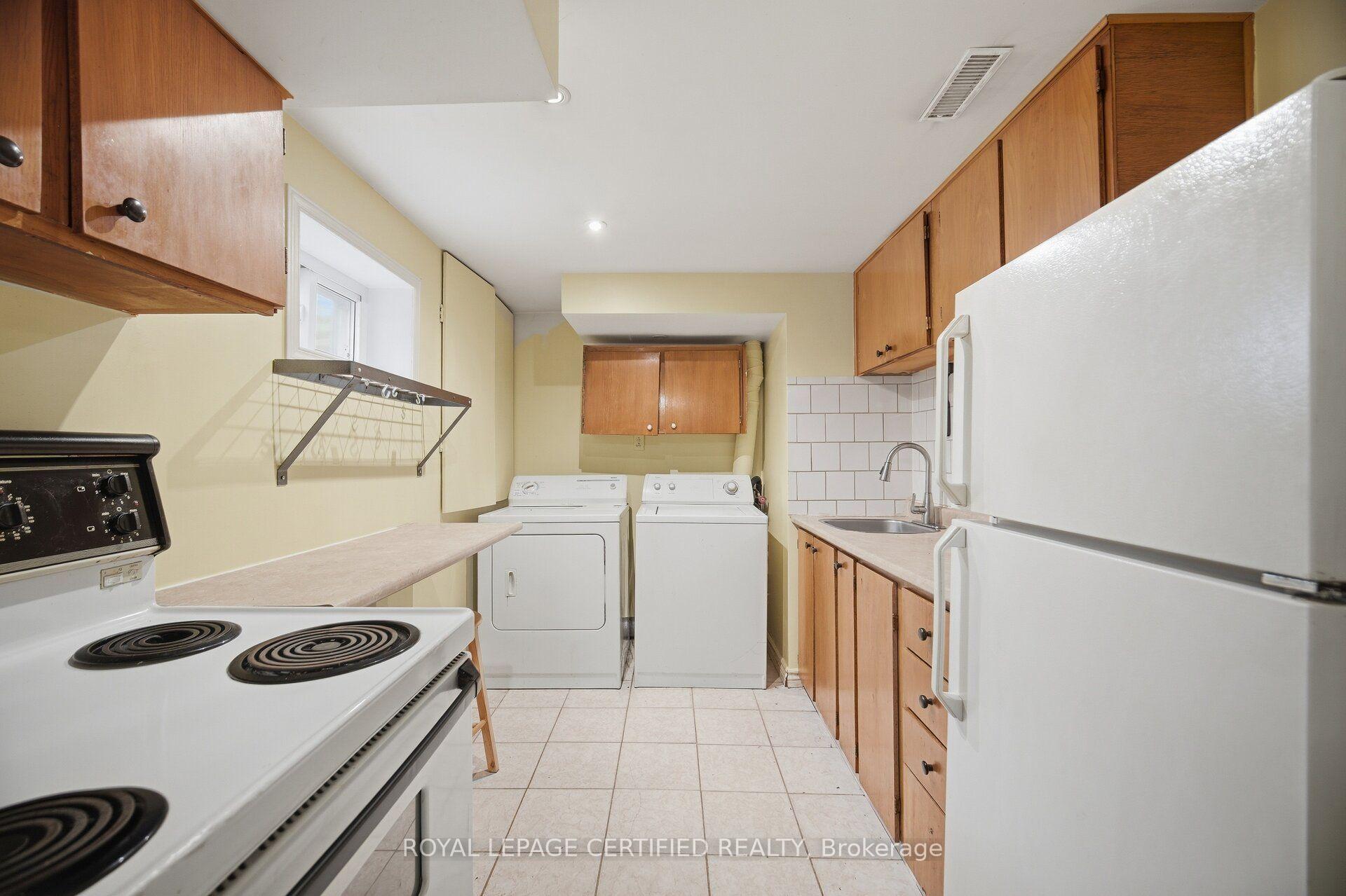 Photo 26 of 75 Cloverdale Drive, Brampton, Avondale — HOMEH