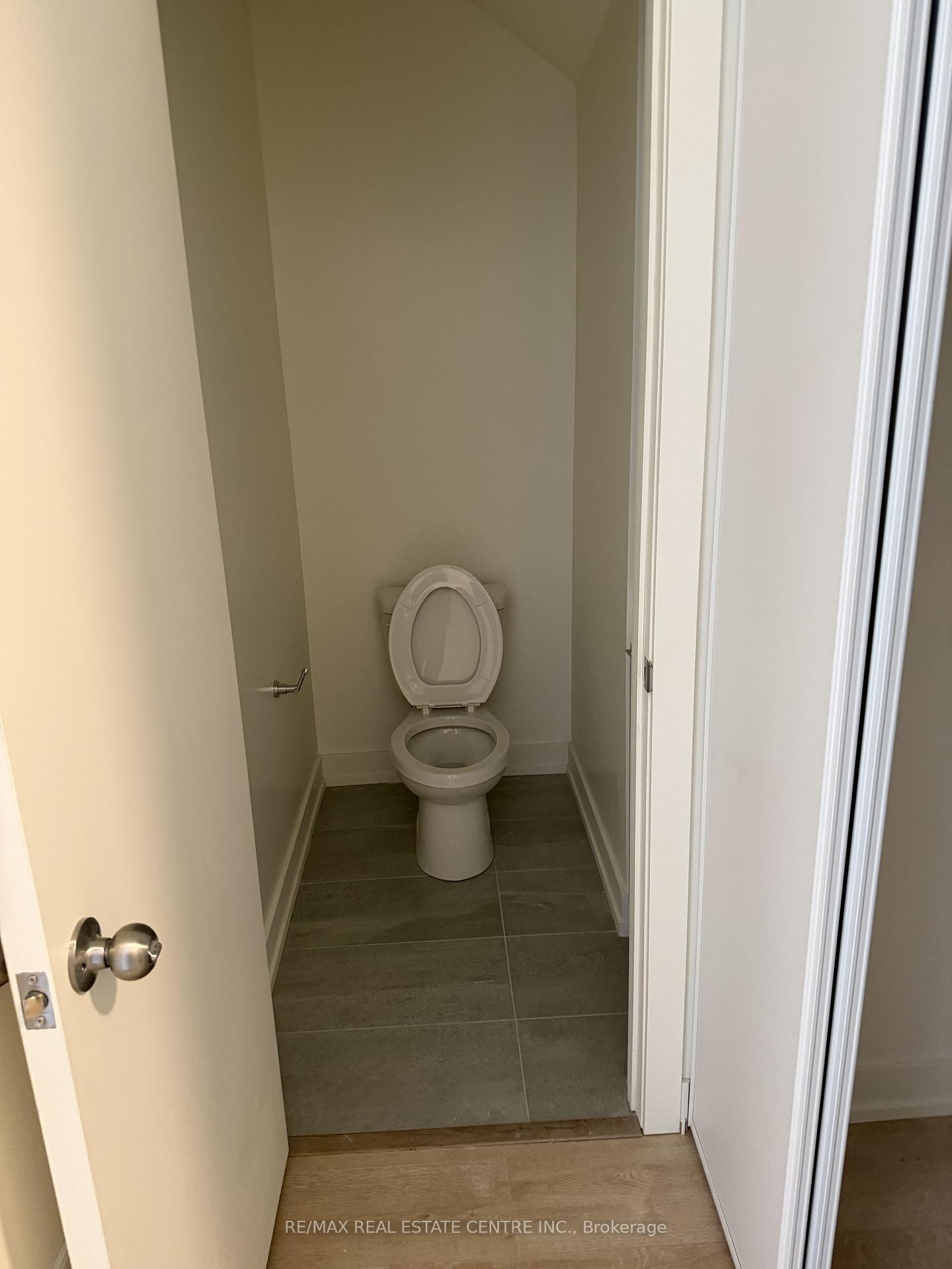 Photo 9 of Unit Suite 334 (302C), 16 Melbourne Avenue, St. Catharines, E. Chester — HOMEH