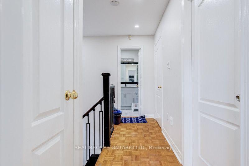 Photo 16 of 60 Whitefaulds Road, Vaughan, Maple — HOMEH