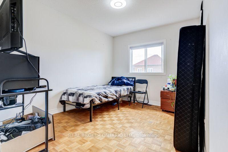 Photo 20 of 60 Whitefaulds Road, Vaughan, Maple — HOMEH