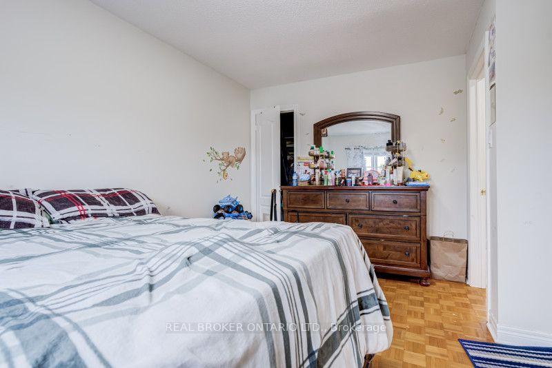 Photo 21 of 60 Whitefaulds Road, Vaughan, Maple — HOMEH