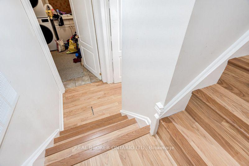 Photo 26 of 60 Whitefaulds Road, Vaughan, Maple — HOMEH