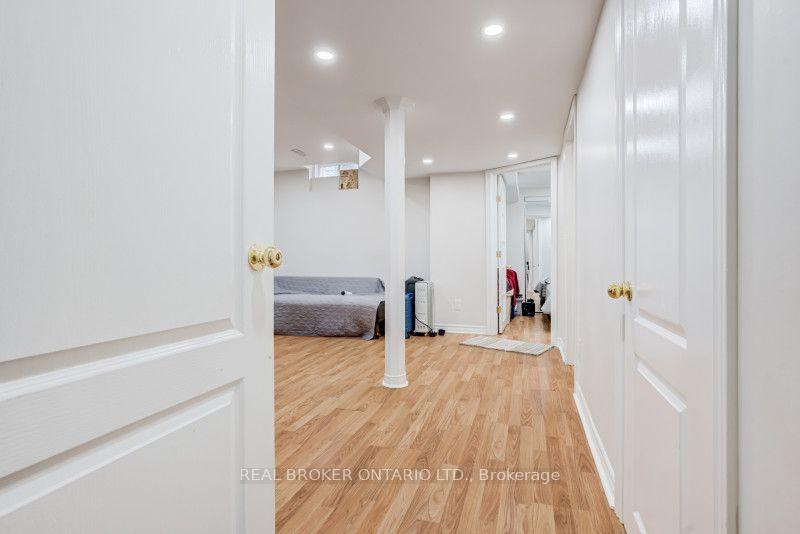 Photo 28 of 60 Whitefaulds Road, Vaughan, Maple — HOMEH