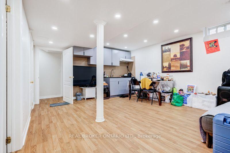 Photo 29 of 60 Whitefaulds Road, Vaughan, Maple — HOMEH