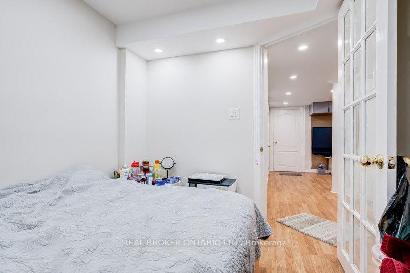 Photo 32 of 60 Whitefaulds Road, Vaughan, Maple — HOMEH