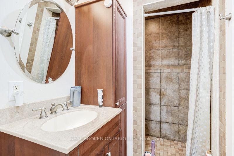Photo 34 of 60 Whitefaulds Road, Vaughan, Maple — HOMEH