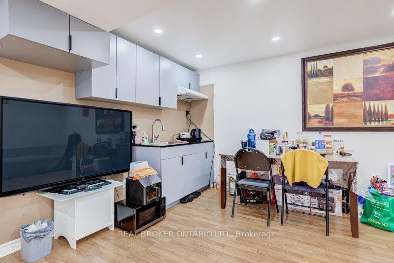 Photo 35 of 60 Whitefaulds Road, Vaughan, Maple — HOMEH