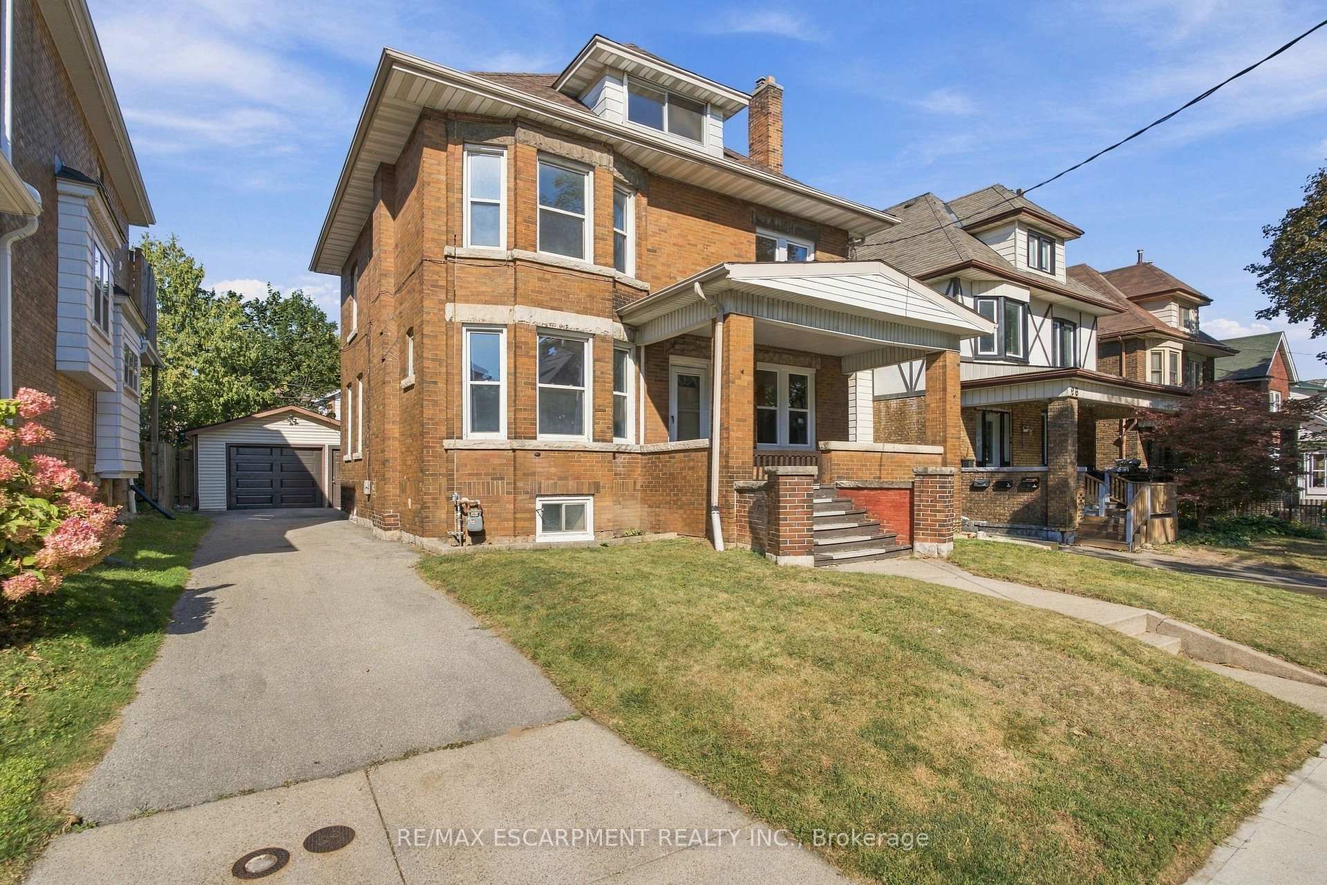 Photo 3 of 100 Balsam Avenue S, Hamilton, Stipley — HOMEH