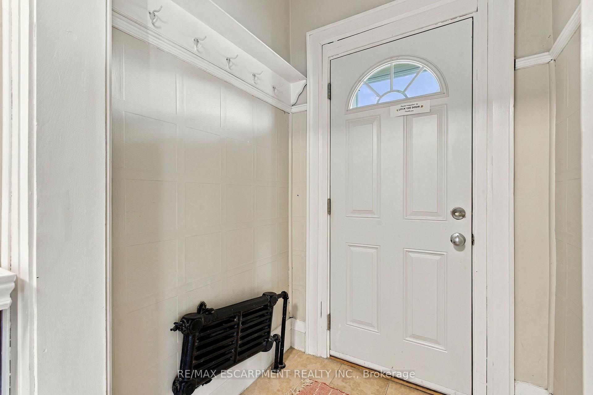 Photo 14 of 100 Balsam Avenue S, Hamilton, Stipley — HOMEH