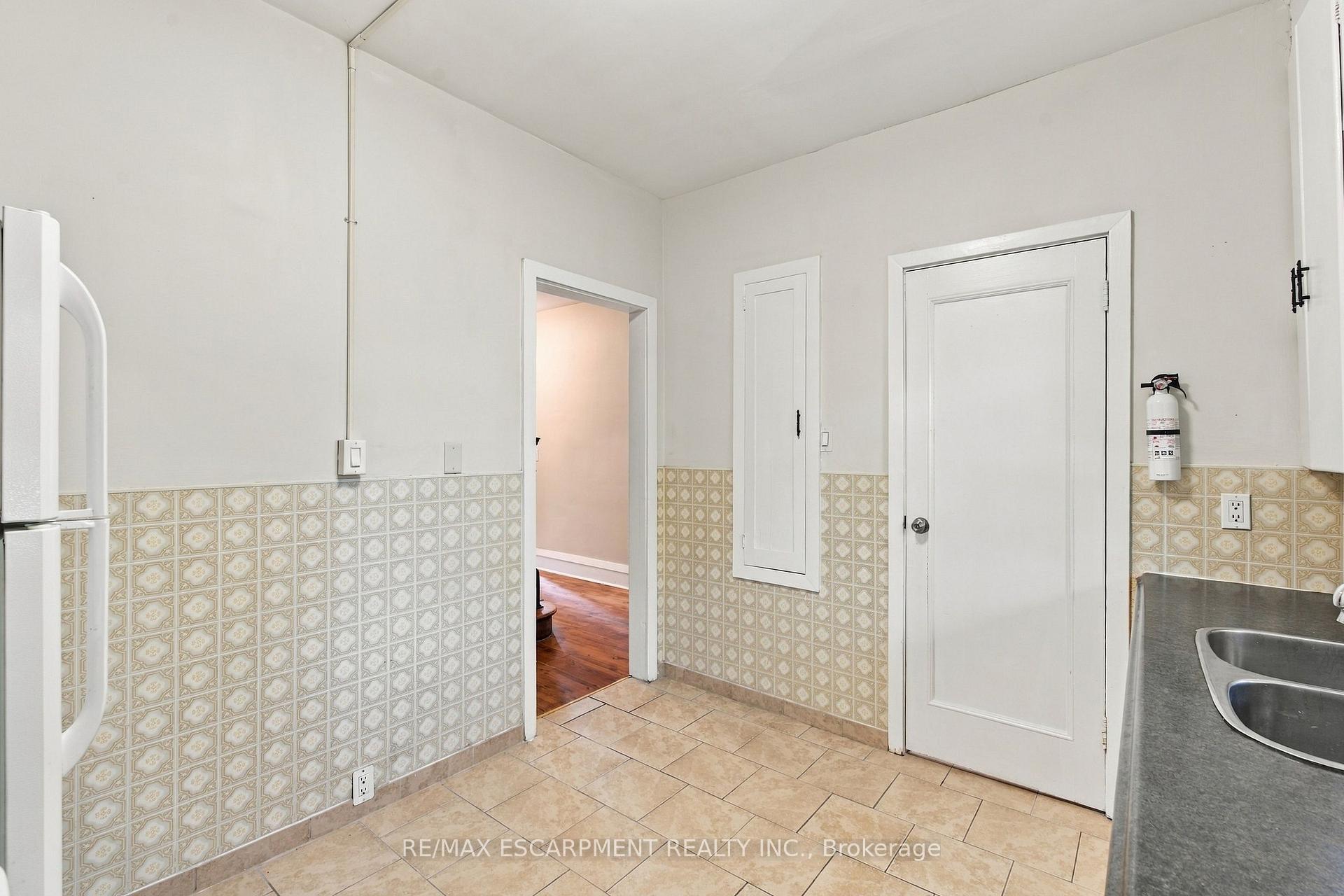 Photo 22 of 100 Balsam Avenue S, Hamilton, Stipley — HOMEH