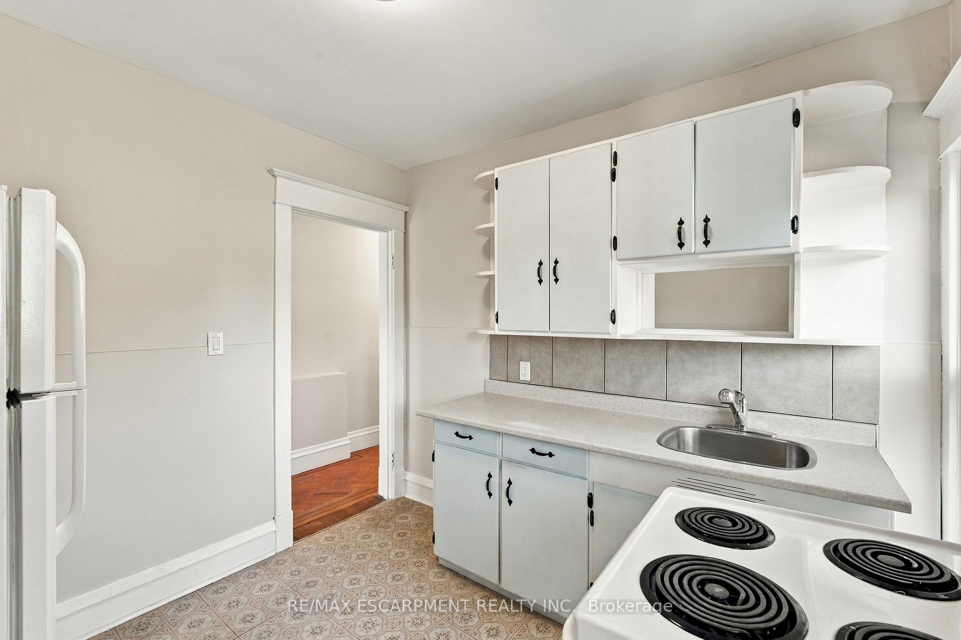 Photo 26 of 100 Balsam Avenue S, Hamilton, Stipley — HOMEH