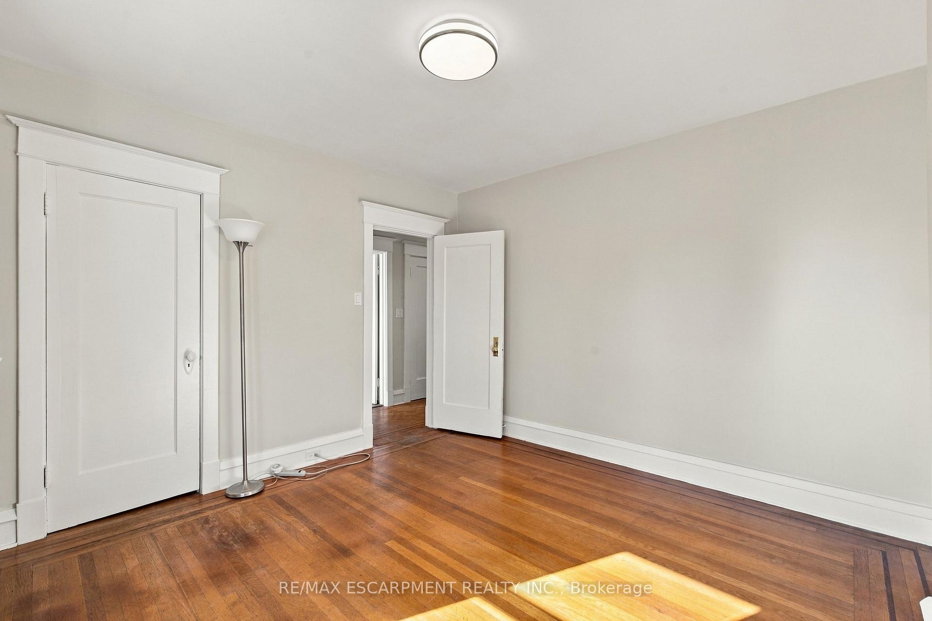 Photo 28 of 100 Balsam Avenue S, Hamilton, Stipley — HOMEH