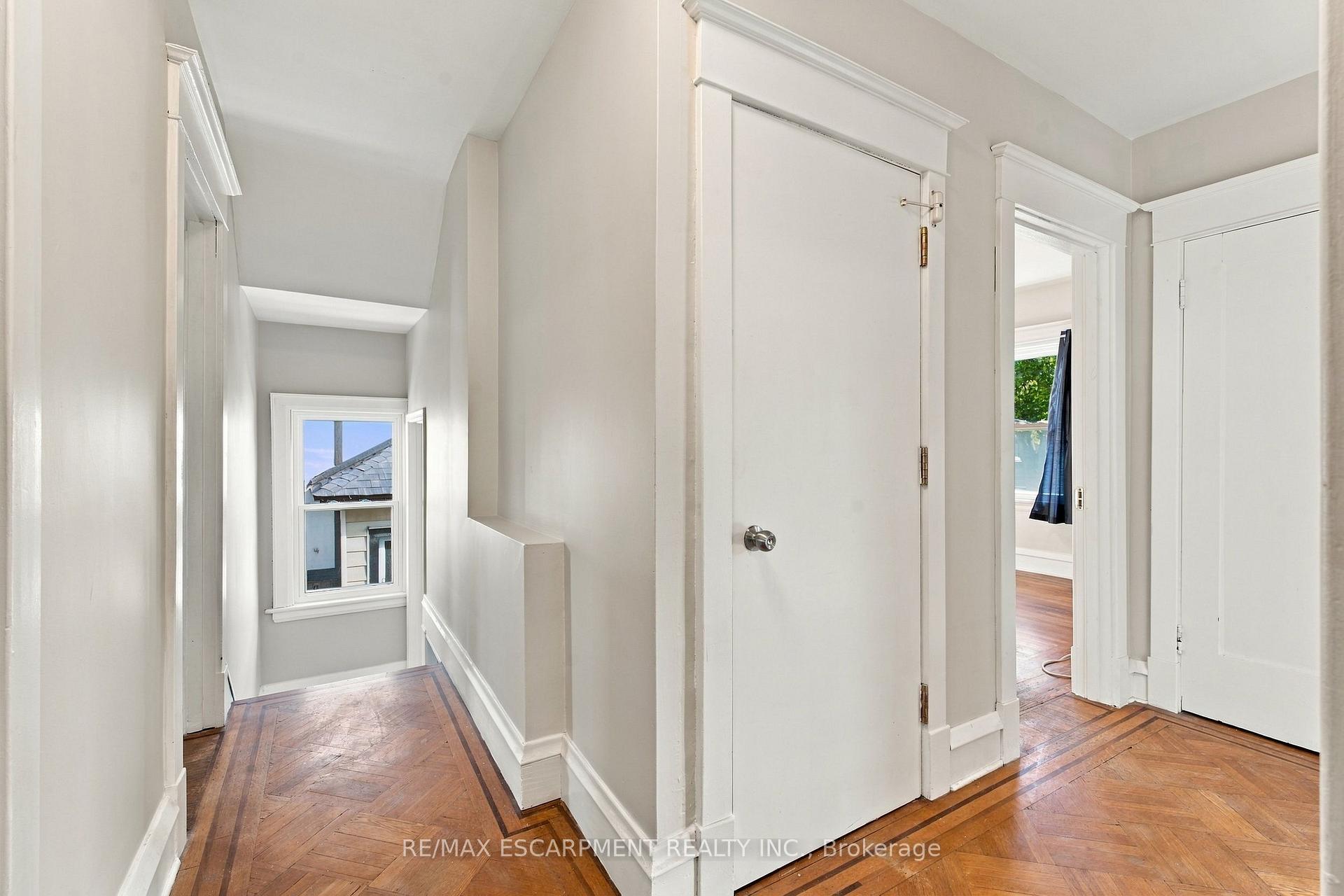 Photo 35 of 100 Balsam Avenue S, Hamilton, Stipley — HOMEH
