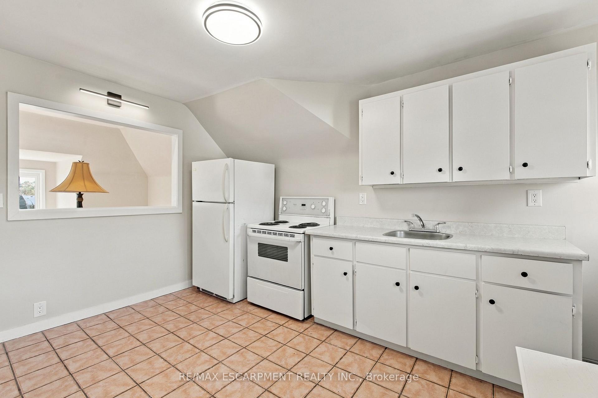 Photo 38 of 100 Balsam Avenue S, Hamilton, Stipley — HOMEH