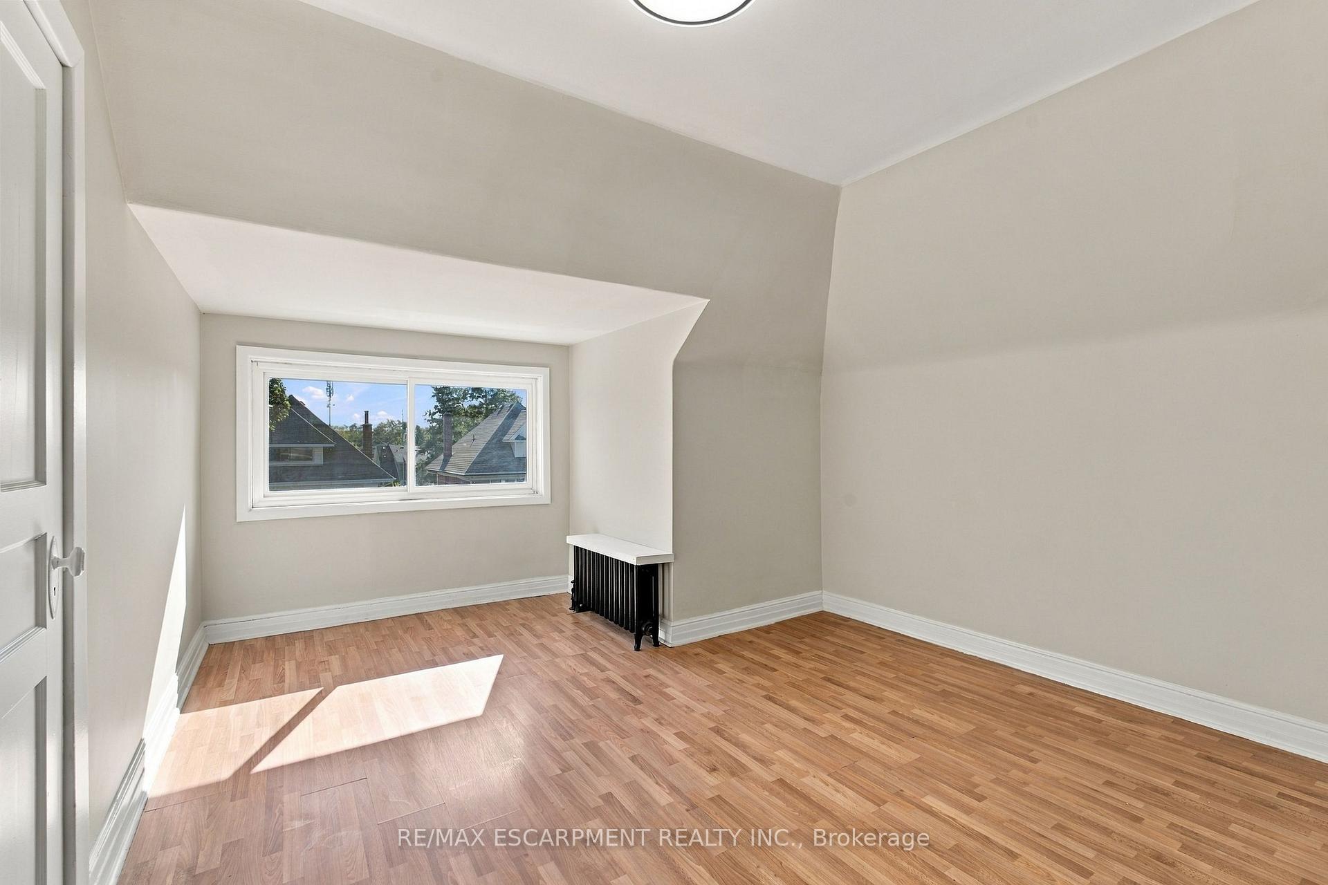Photo 39 of 100 Balsam Avenue S, Hamilton, Stipley — HOMEH