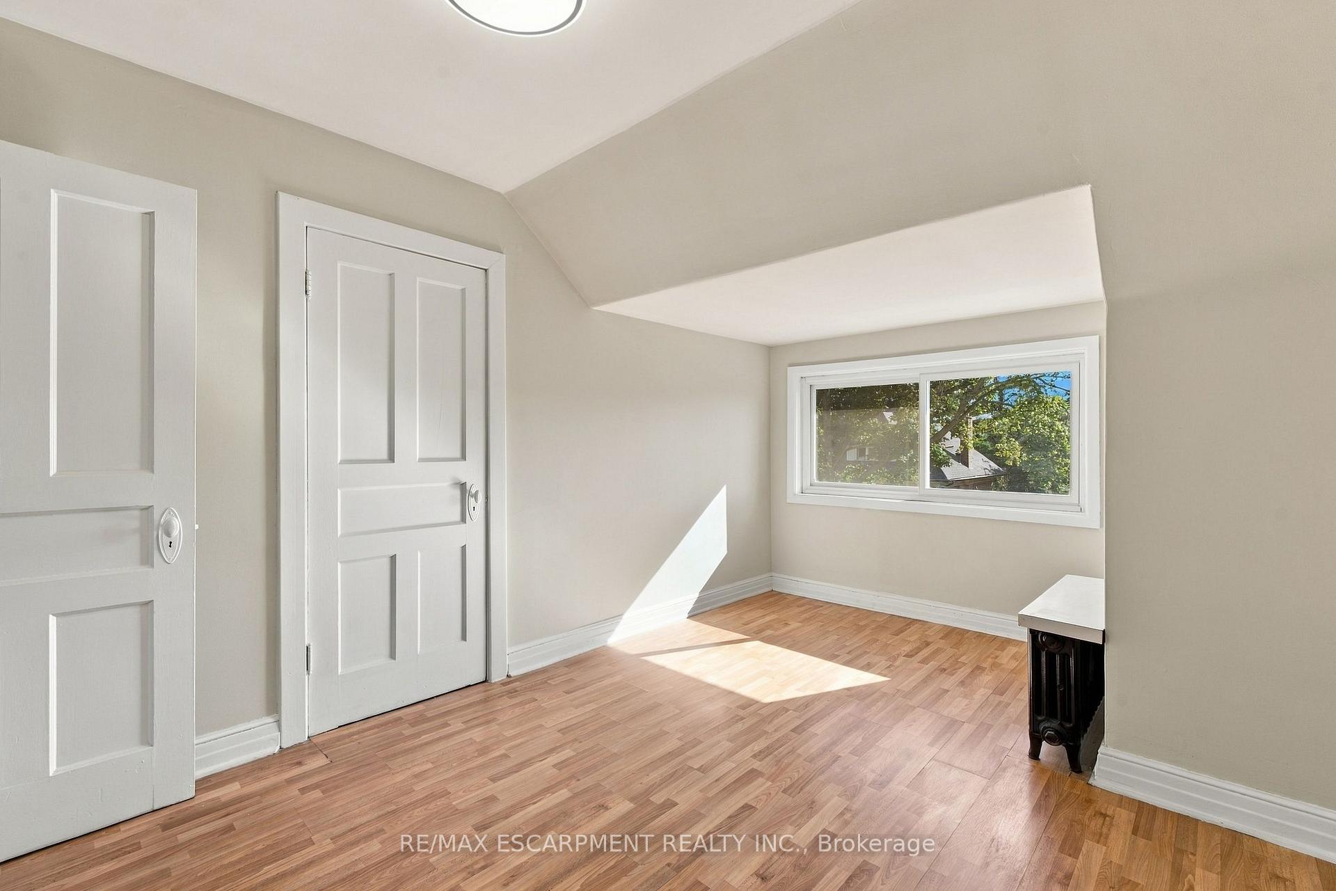 Photo 42 of 100 Balsam Avenue S, Hamilton, Stipley — HOMEH