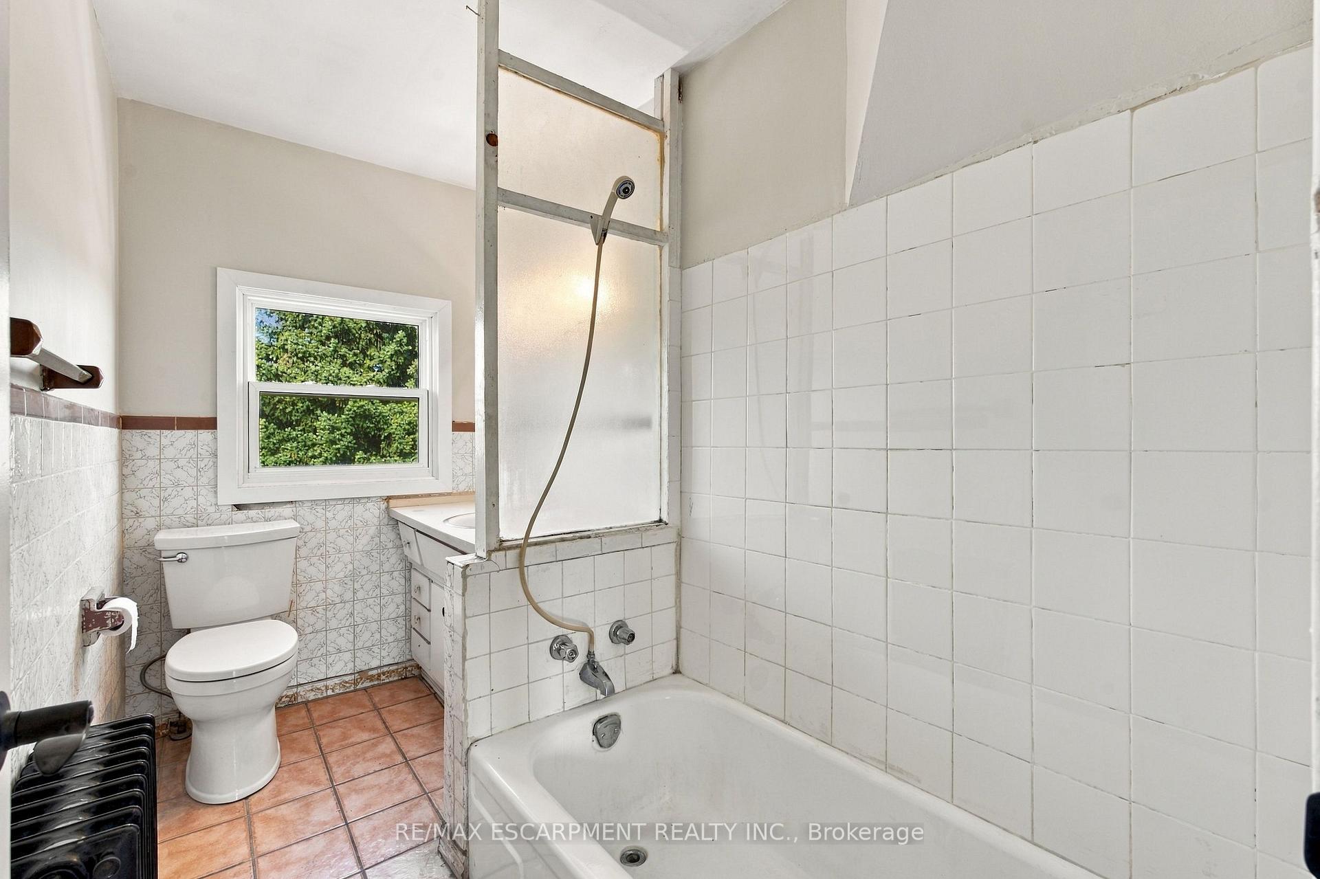 Photo 43 of 100 Balsam Avenue S, Hamilton, Stipley — HOMEH