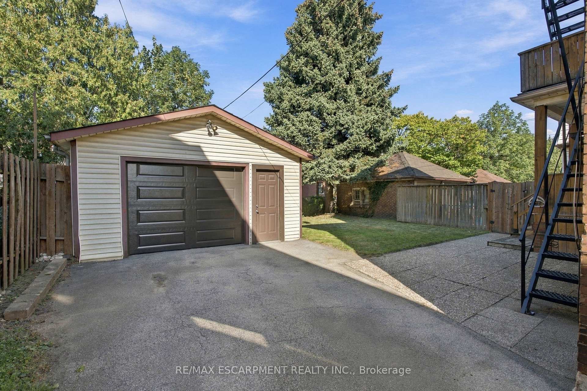 Photo 44 of 100 Balsam Avenue S, Hamilton, Stipley — HOMEH