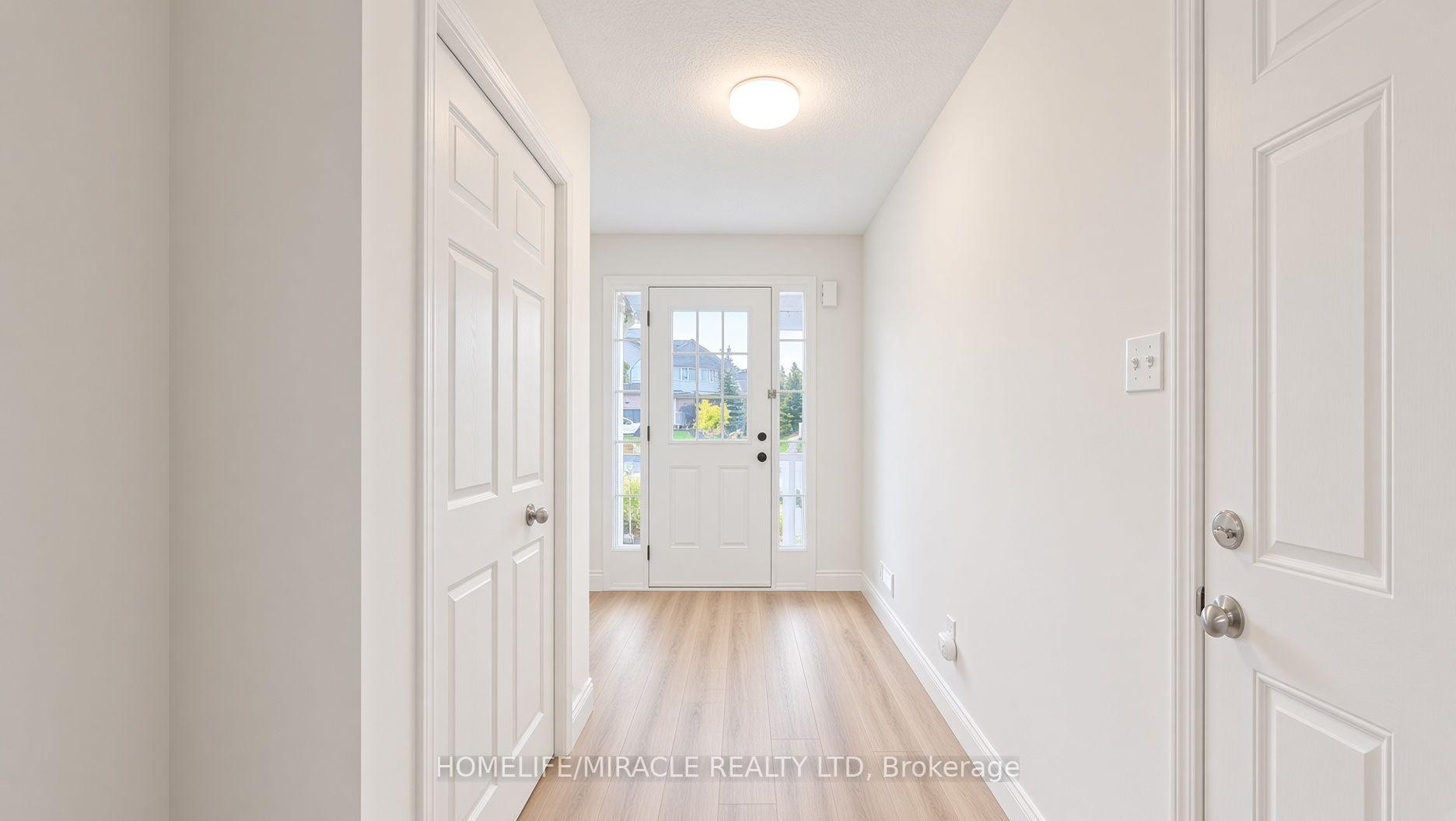Photo 3 of 250 Parkvale Drive, Kitchener, Huron Park — HOMEH