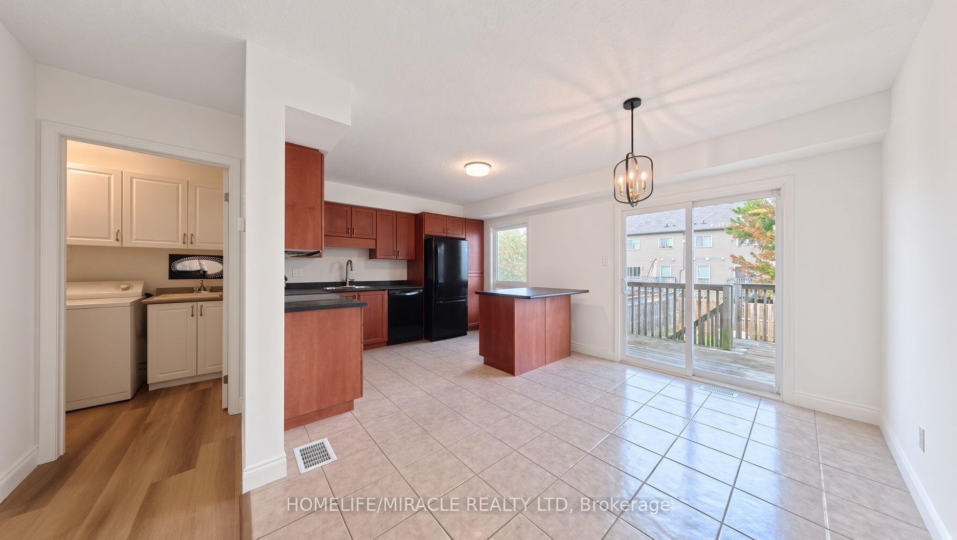 Photo 5 of 250 Parkvale Drive, Kitchener, Huron Park — HOMEH