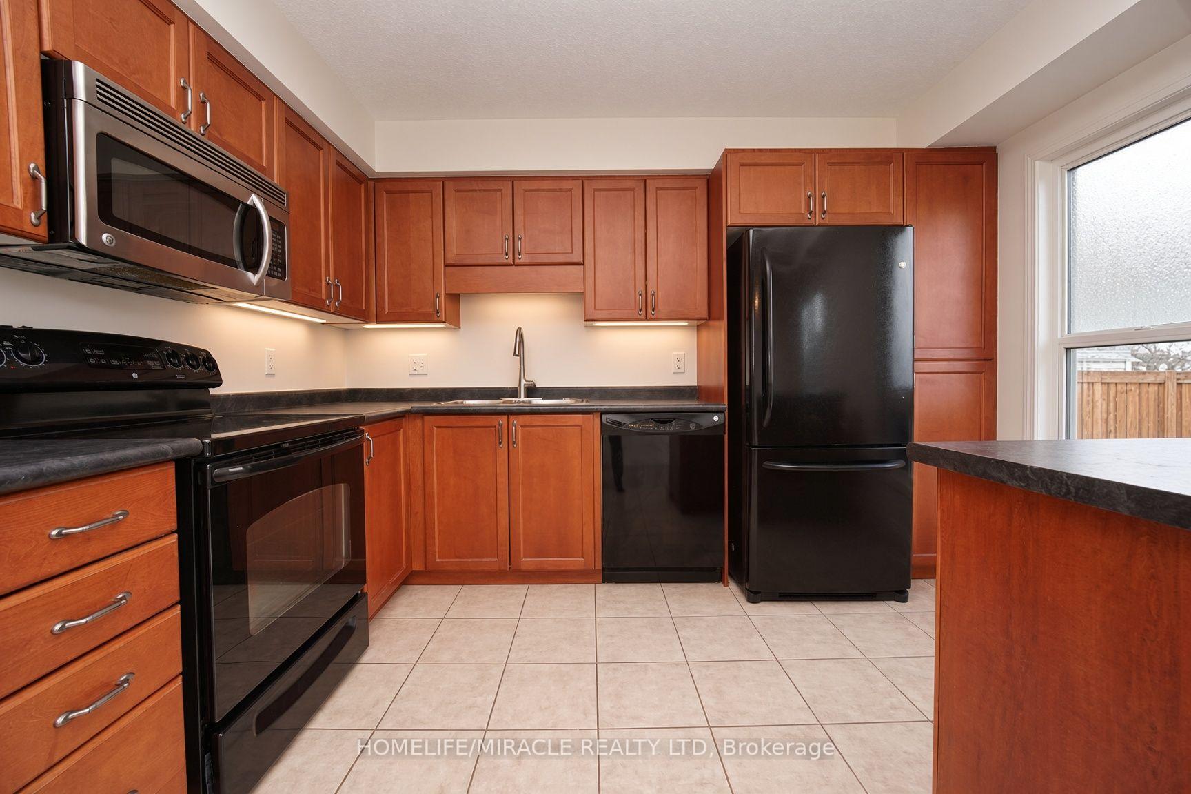 Photo 6 of 250 Parkvale Drive, Kitchener, Huron Park — HOMEH