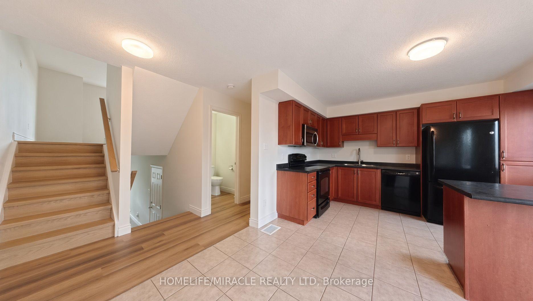 Photo 7 of 250 Parkvale Drive, Kitchener, Huron Park — HOMEH