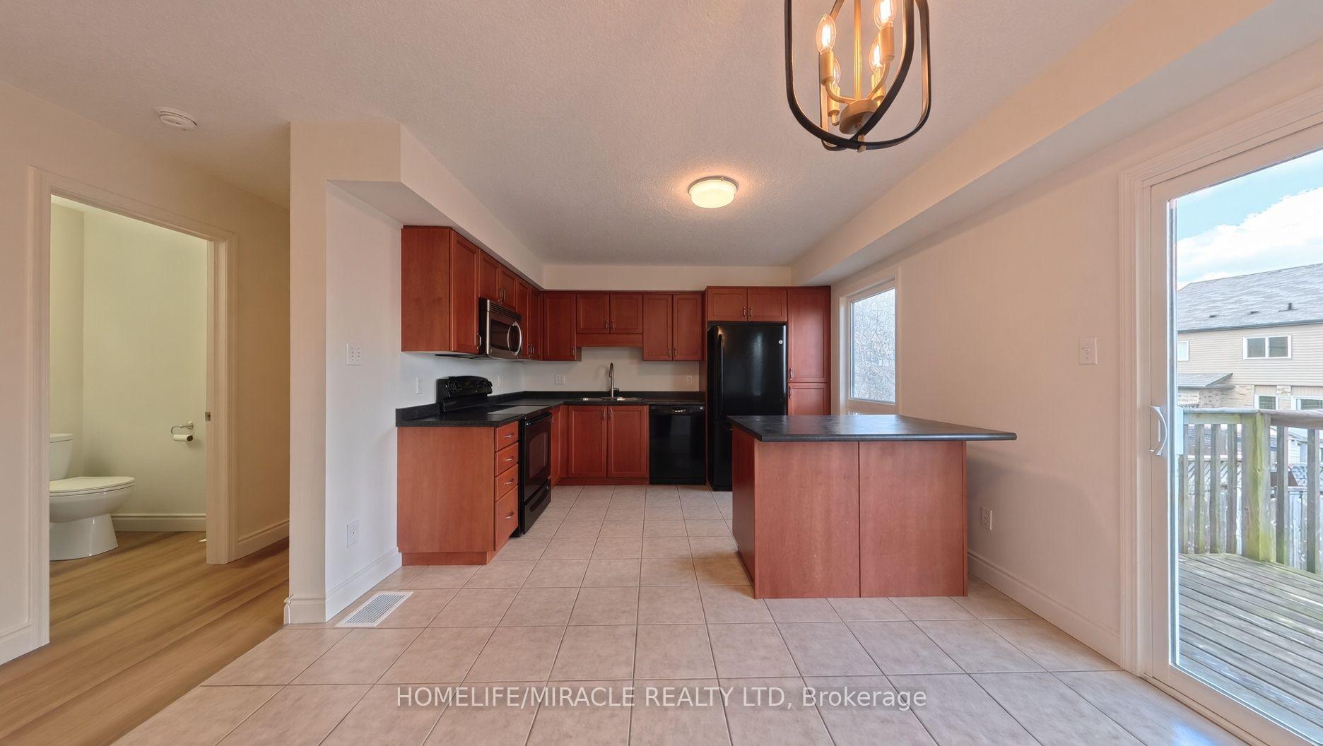 Photo 8 of 250 Parkvale Drive, Kitchener, Huron Park — HOMEH