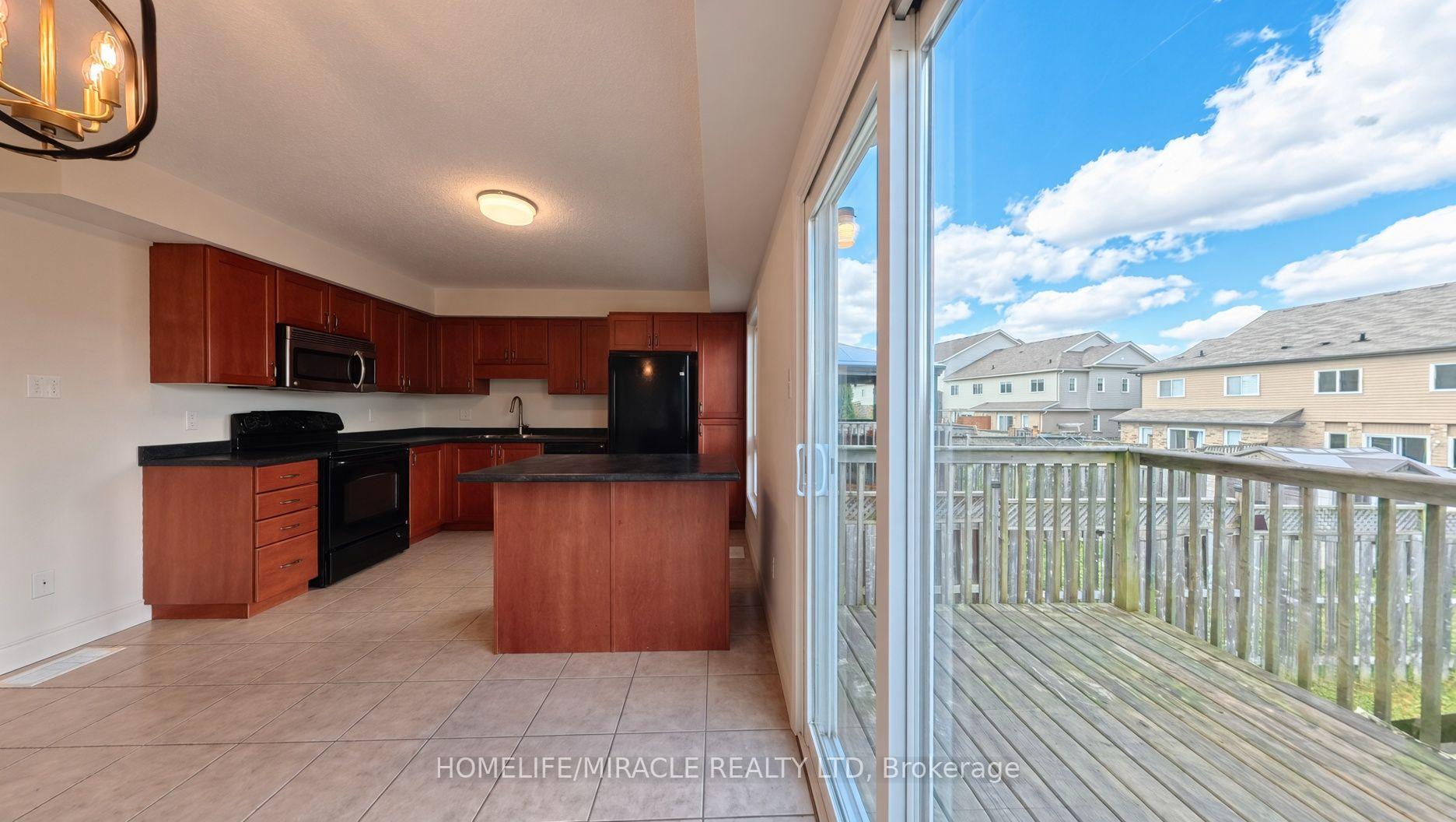 Photo 11 of 250 Parkvale Drive, Kitchener, Huron Park — HOMEH