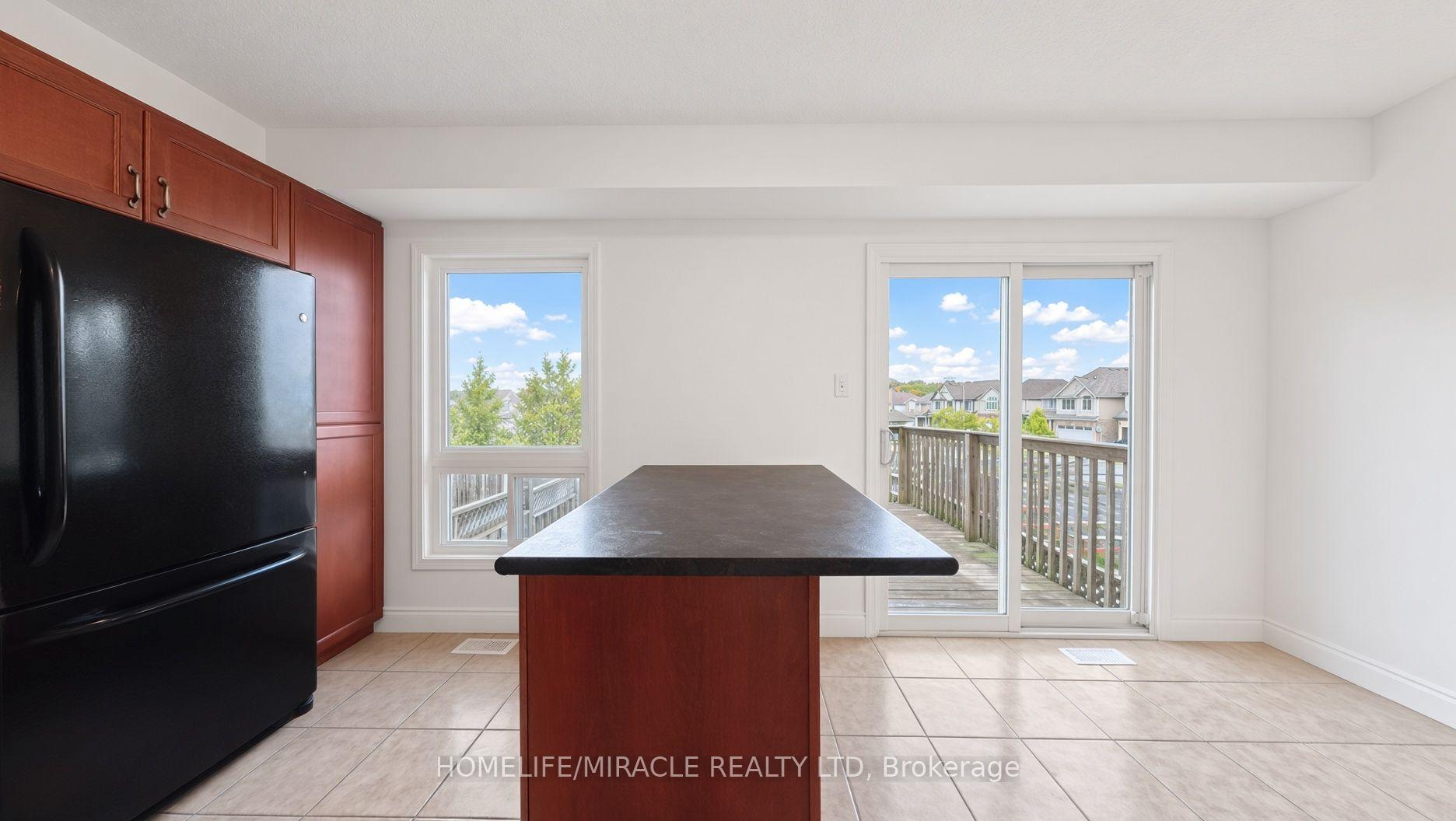 Photo 14 of 250 Parkvale Drive, Kitchener, Huron Park — HOMEH
