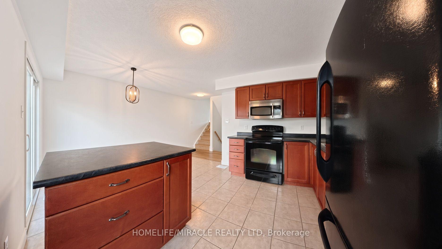 Photo 18 of 250 Parkvale Drive, Kitchener, Huron Park — HOMEH