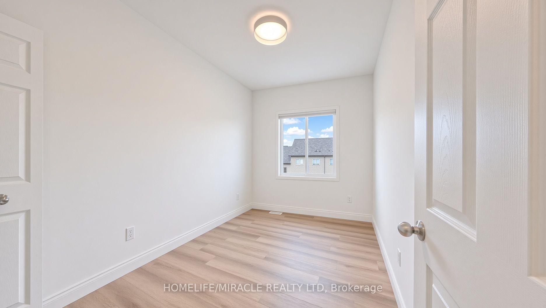 Photo 28 of 250 Parkvale Drive, Kitchener, Huron Park — HOMEH