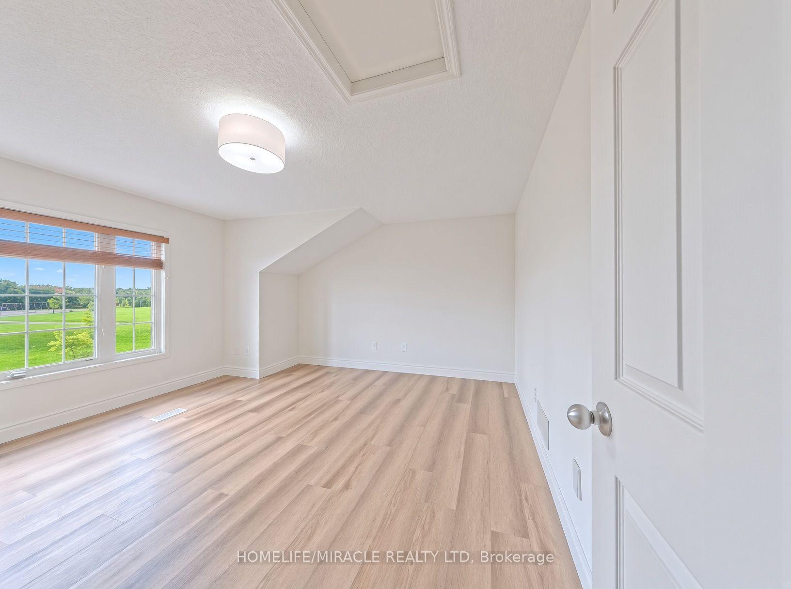 Photo 31 of 250 Parkvale Drive, Kitchener, Huron Park — HOMEH