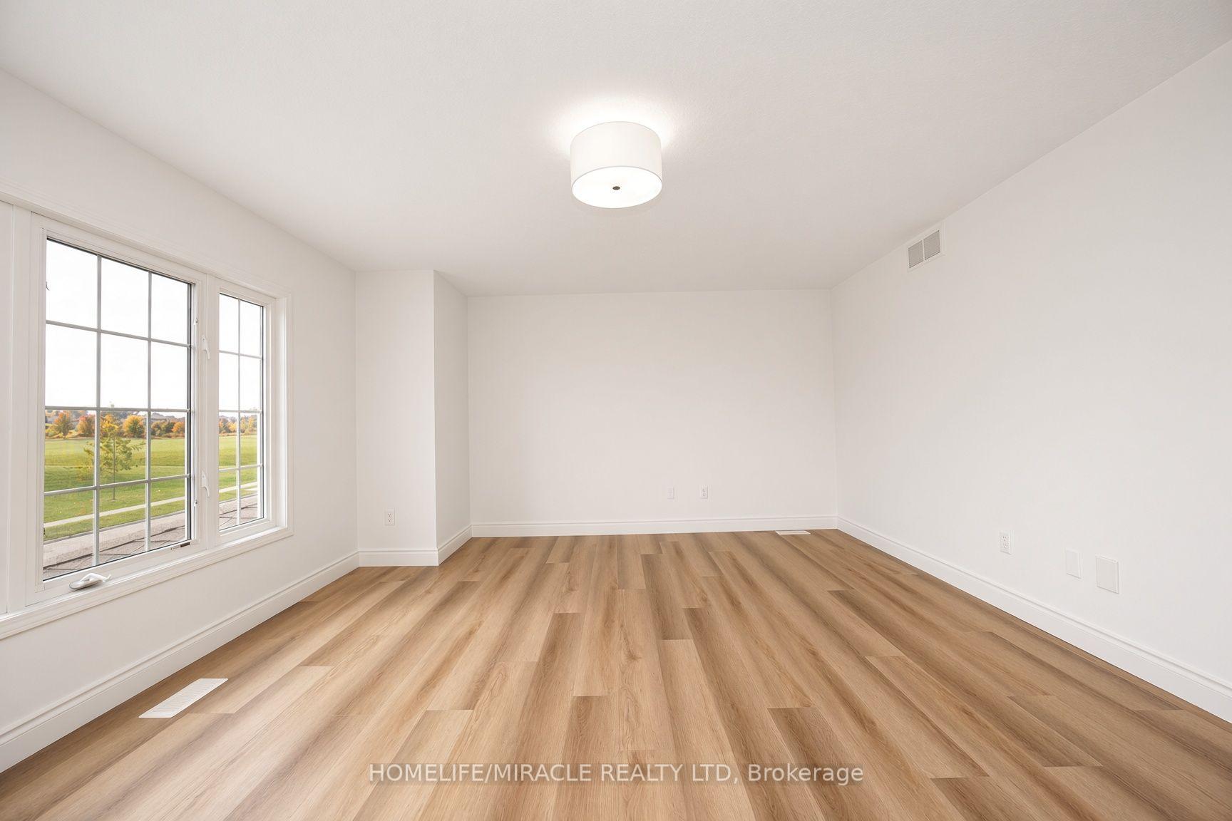 Photo 32 of 250 Parkvale Drive, Kitchener, Huron Park — HOMEH