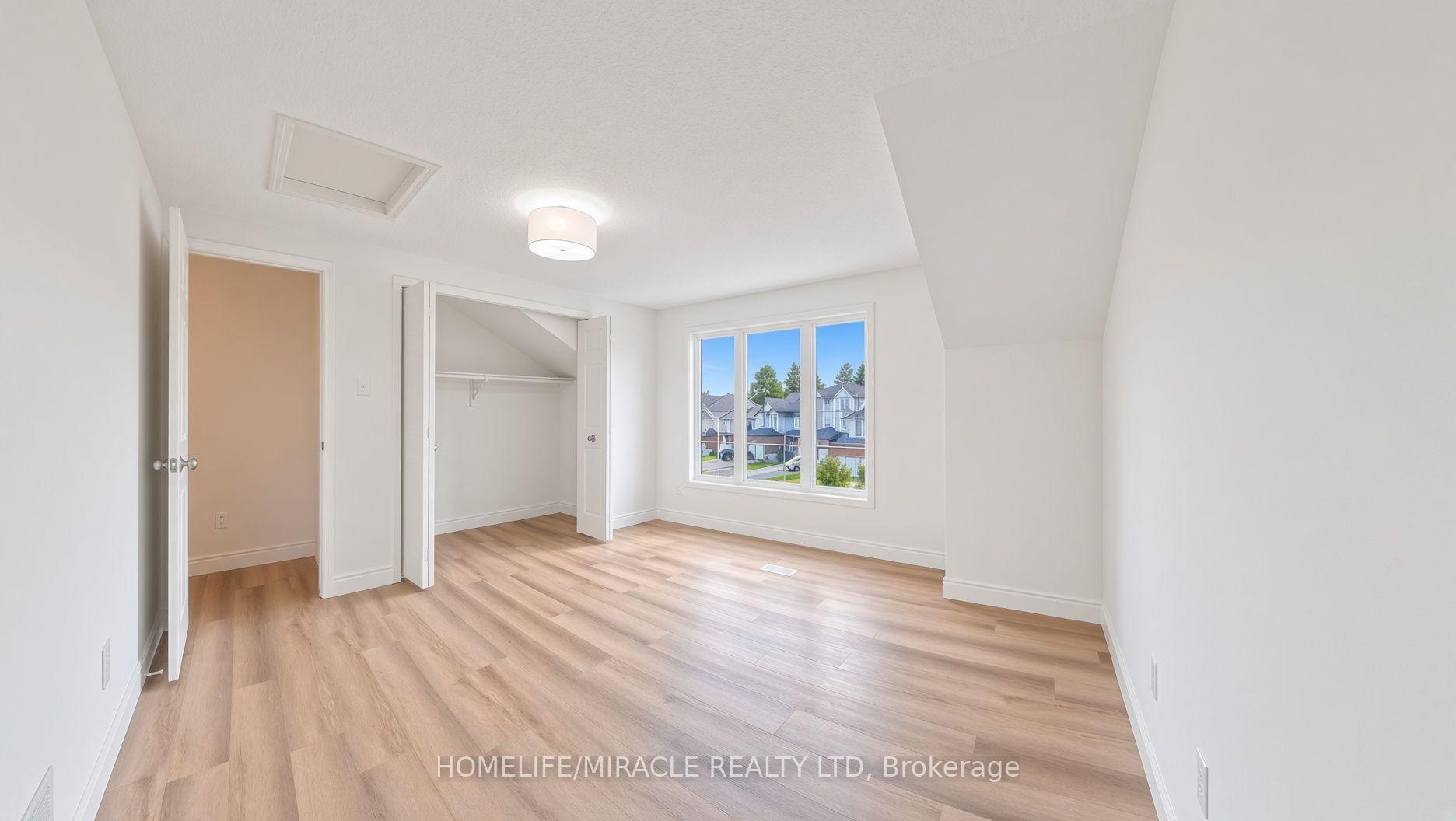 Photo 35 of 250 Parkvale Drive, Kitchener, Huron Park — HOMEH