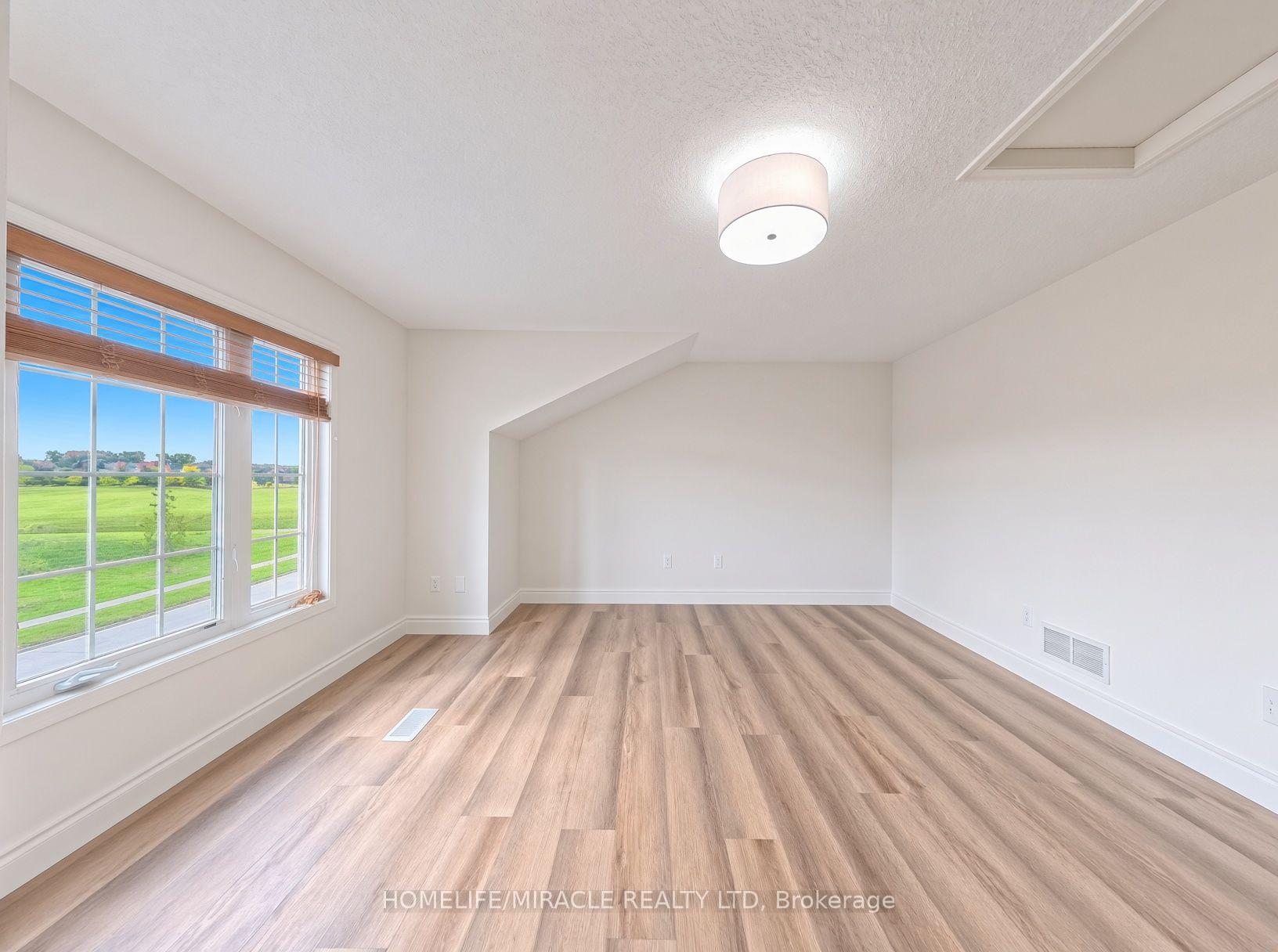 Photo 37 of 250 Parkvale Drive, Kitchener, Huron Park — HOMEH