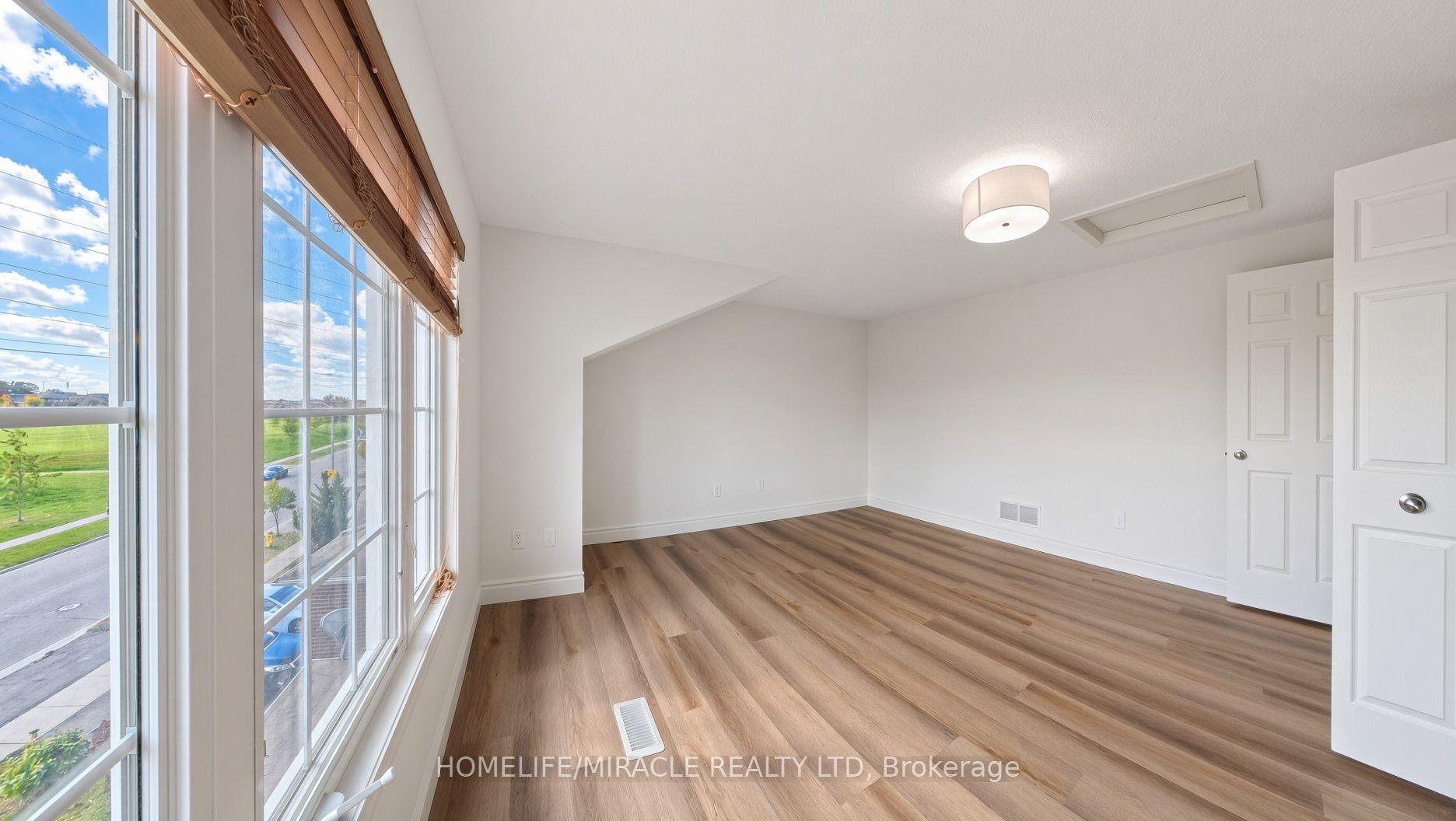 Photo 38 of 250 Parkvale Drive, Kitchener, Huron Park — HOMEH