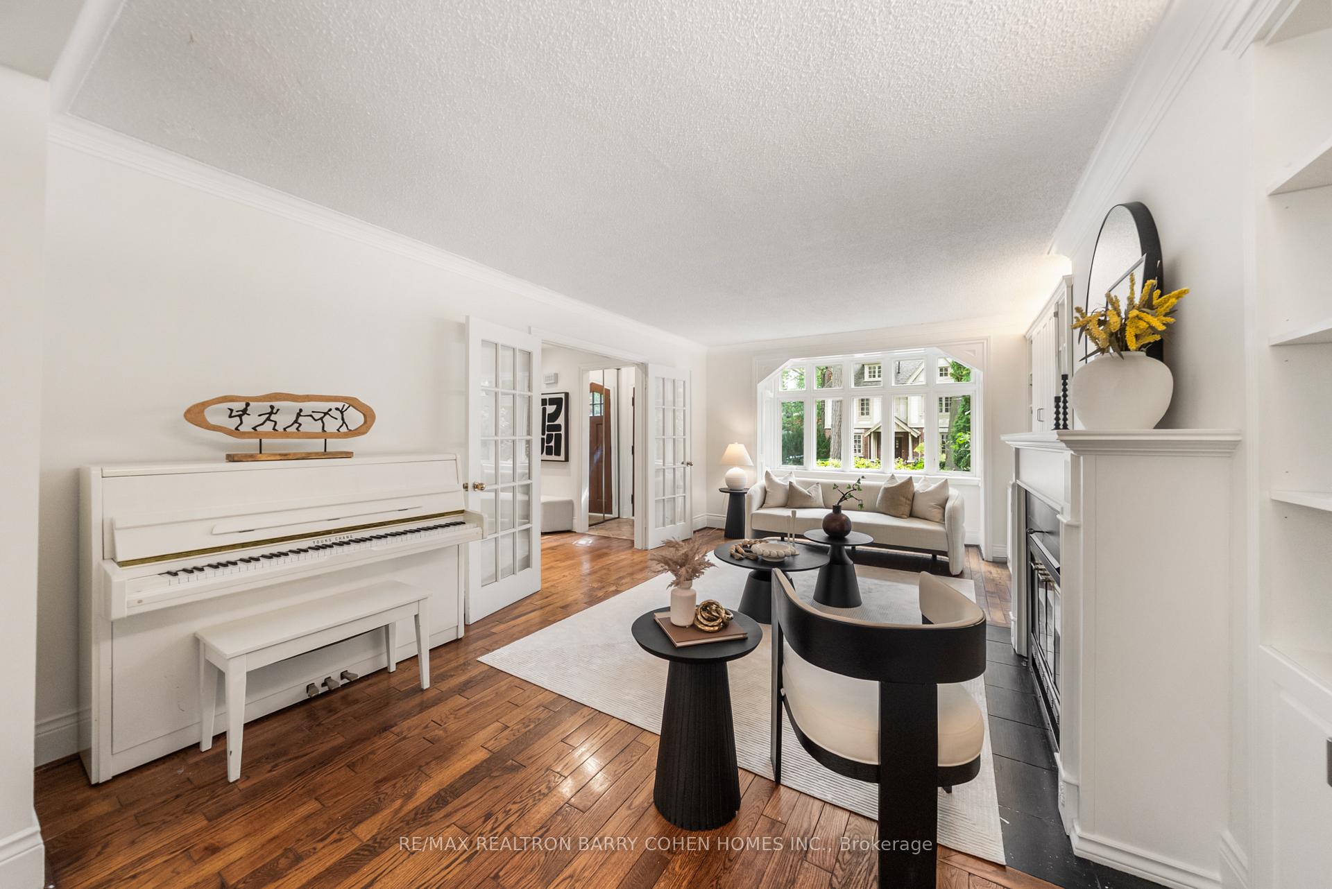 Photo 11 of 6 Nina Street, Toronto, Casa Loma — HOMEH