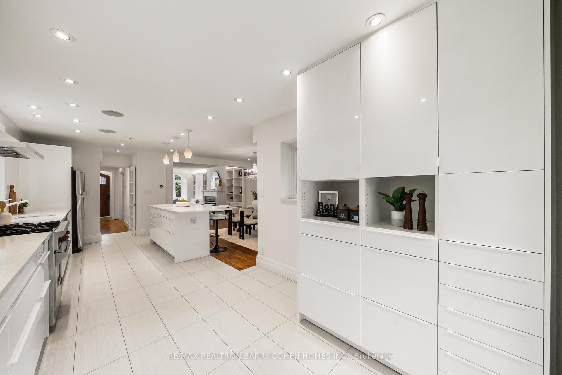 Photo 24 of 6 Nina Street, Toronto, Casa Loma — HOMEH