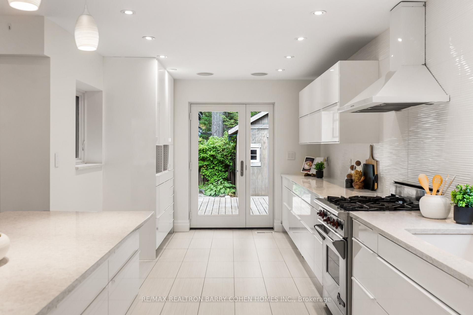 Photo 26 of 6 Nina Street, Toronto, Casa Loma — HOMEH