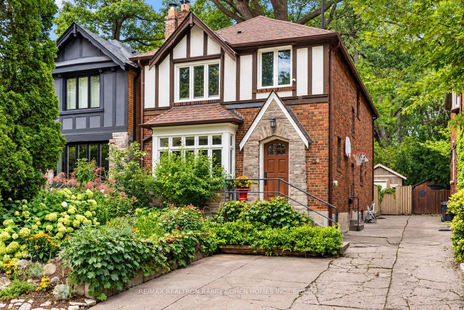 Photo 3 of 6 Nina Street, Toronto, Casa Loma — HOMEH