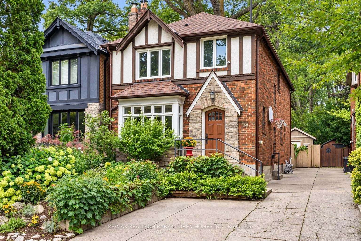 Photo 5 of 6 Nina Street, Toronto, Casa Loma — HOMEH