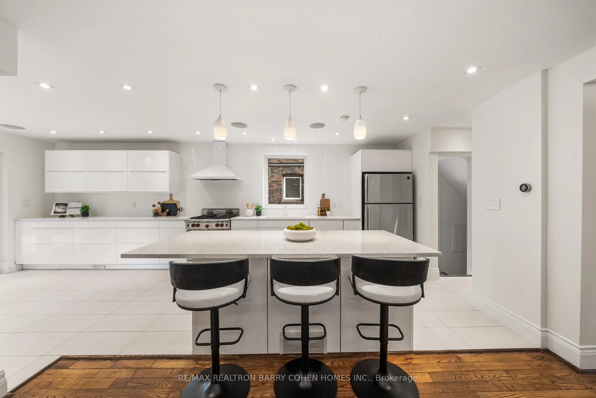 Photo 21 of 6 Nina Street, Toronto, Casa Loma — HOMEH